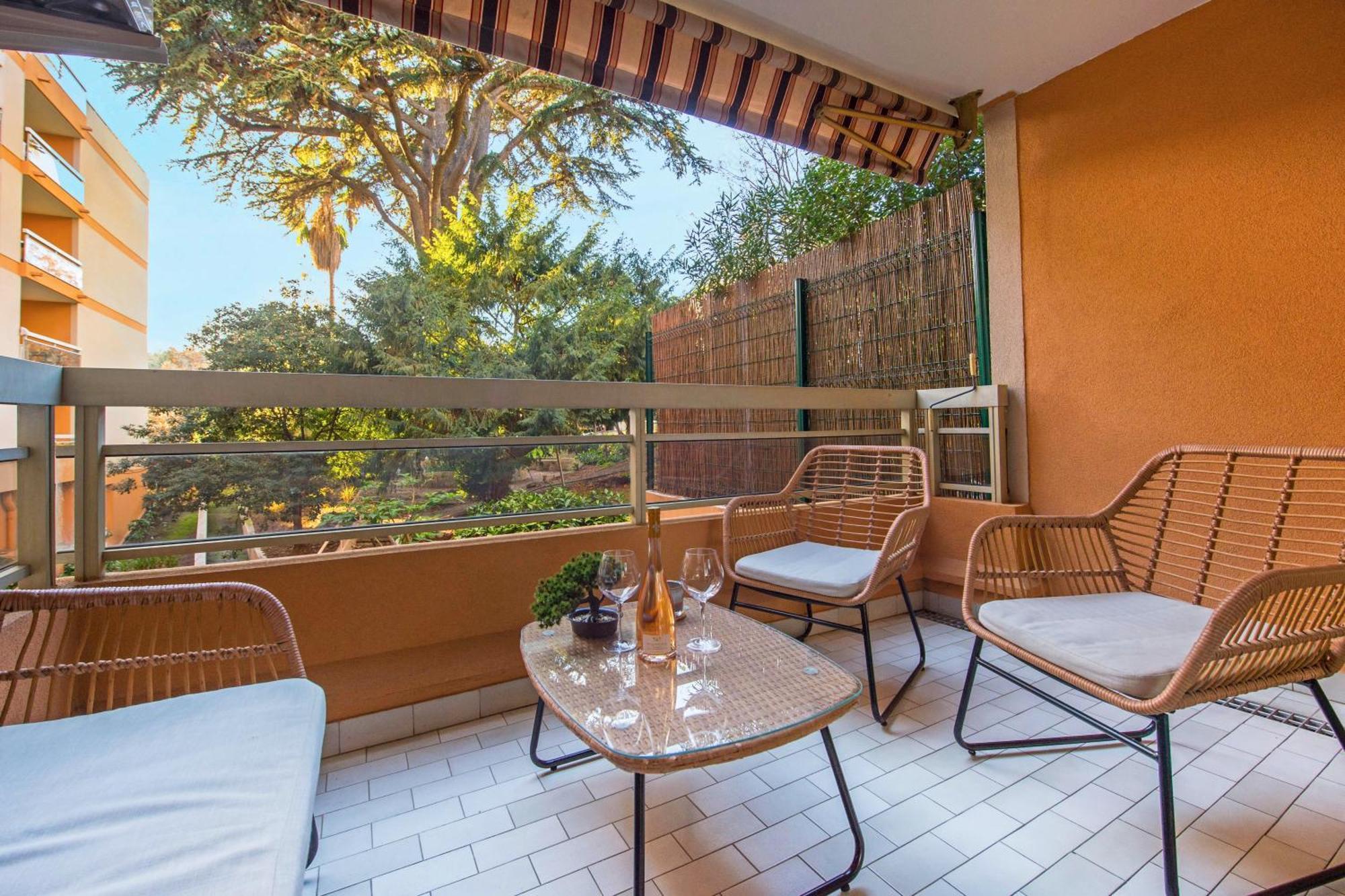 Appartement Renove - Terrasse - Parking - Bm Niza Exterior foto